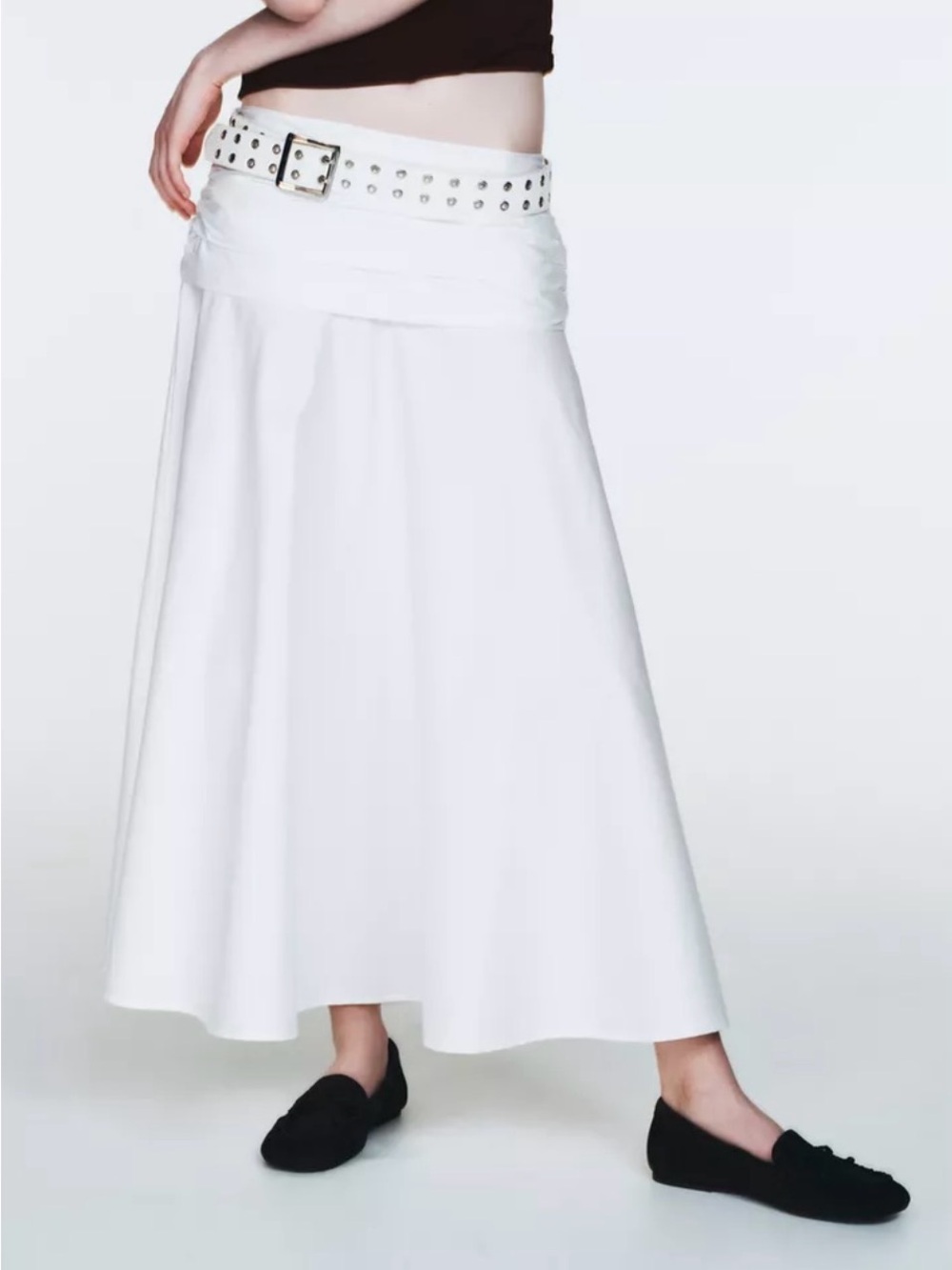 White Women’s Voluminous  Skirt - Classic Elegant Style NWT